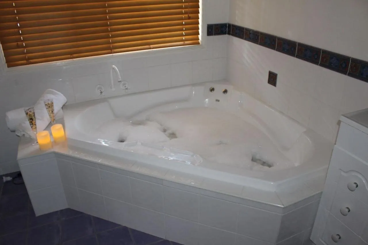 Granite Gardens Cottages & Lake Retreat Stanthorpe 4*,  Australia