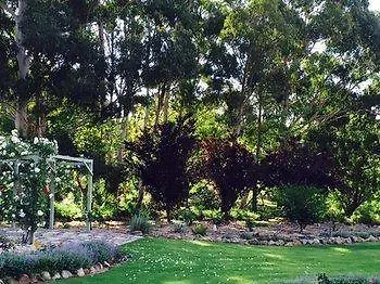 Granite Gardens Cottages & Lake Retreat Stanthorpe Australia