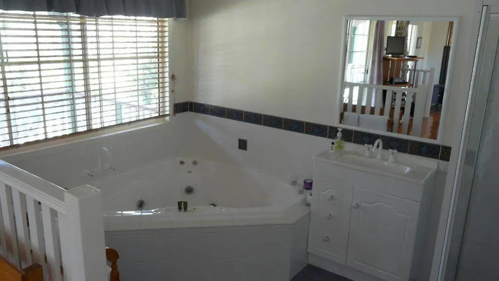 Bed & Breakfast Granite Gardens Cottages & Lake Retreat Stanthorpe